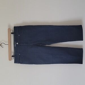 Chico's Dark Wash Fabulously Slimming Capri Jeans Size 4